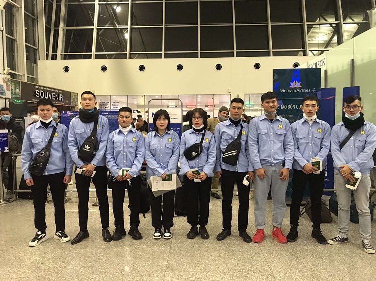 Học viên xuất cảnh